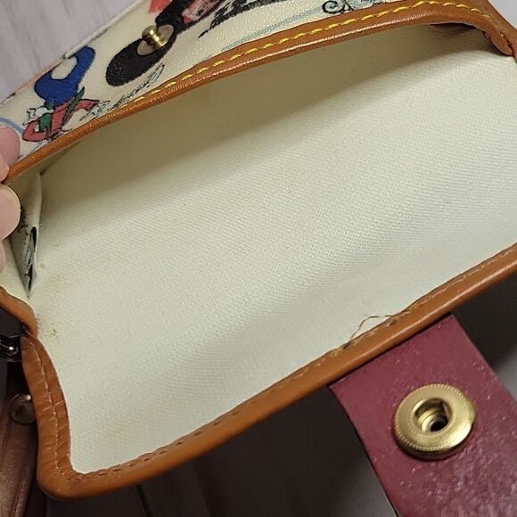 Dooney & Bourke 40th Anniversary Walt Disney Parks World Wristlet - Picture 16 of 17